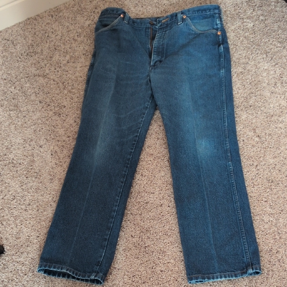 Wrangler Men's Relaxed Fit Blue Jeans 38x30